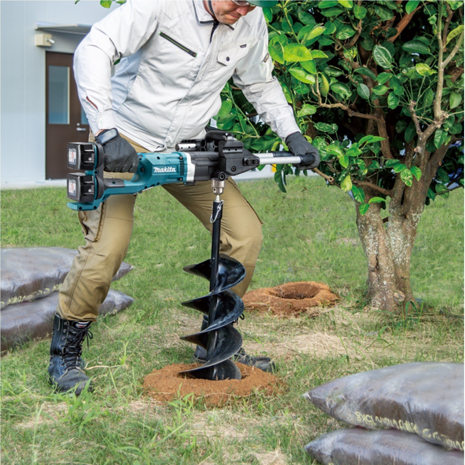 Perfurador de Solo à Bateria - Imagem 3